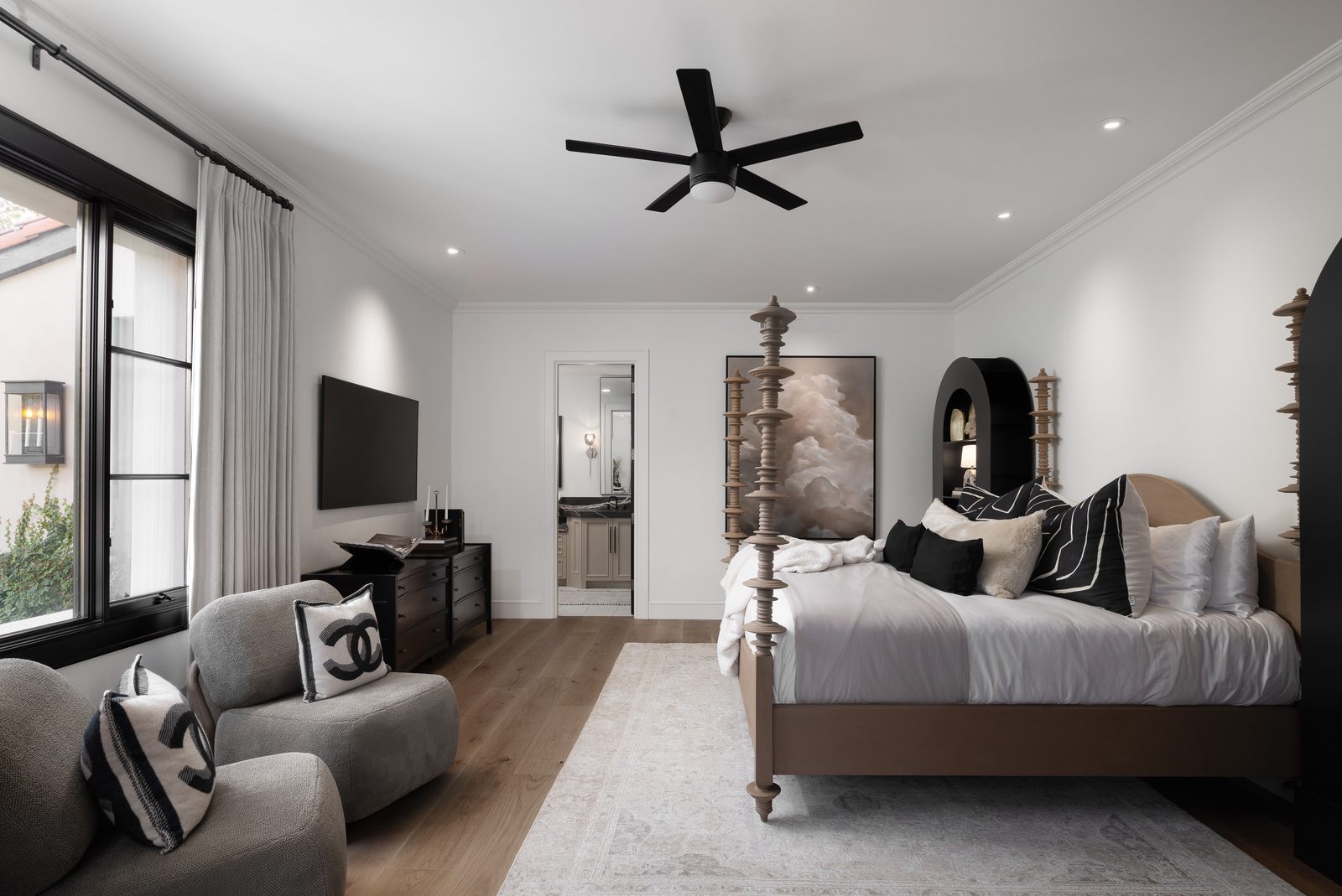 The Manor — interior view 29