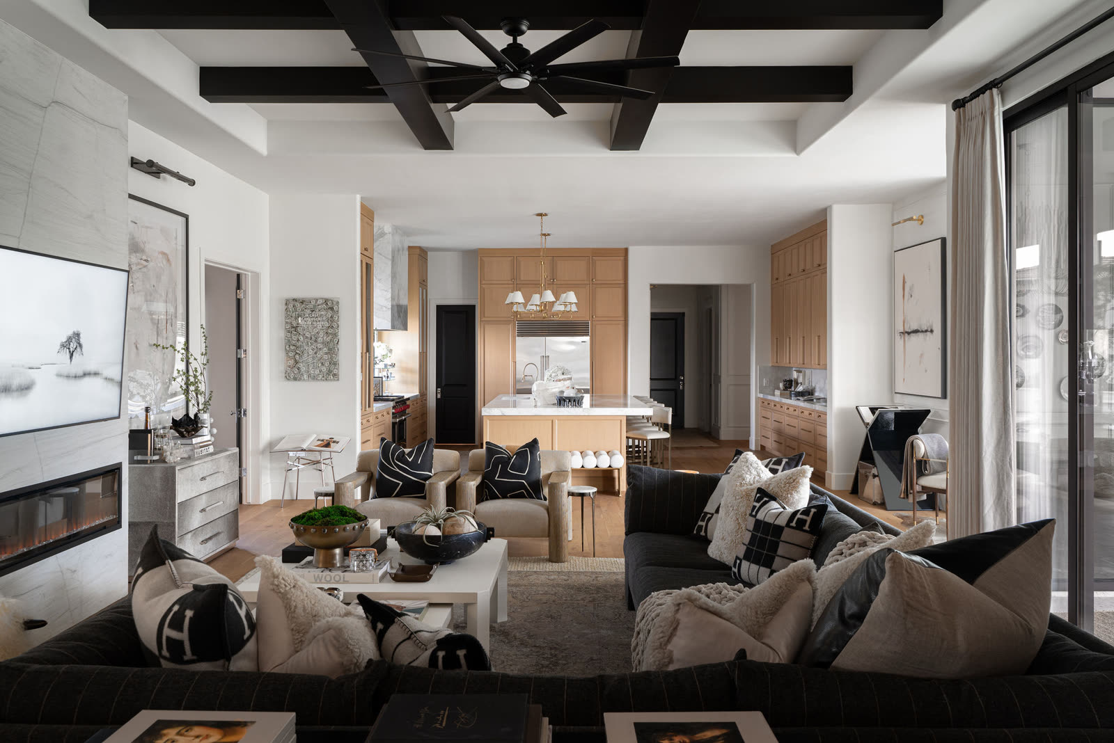 The B2B Residence — interior view 17